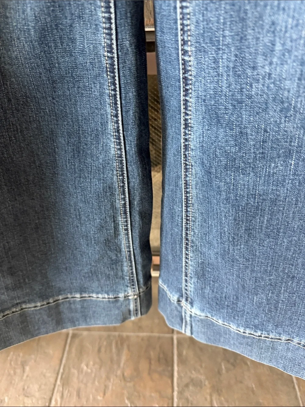 Flamingals wide-legged Flared Jeans - Picture 3 of 7